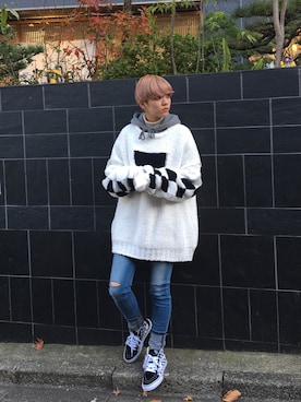 「RIPNDIP（リップンディップ）のアイテム」を使った、Hikaru Shimizuさん（レディース・165cm）の冬コーディネート