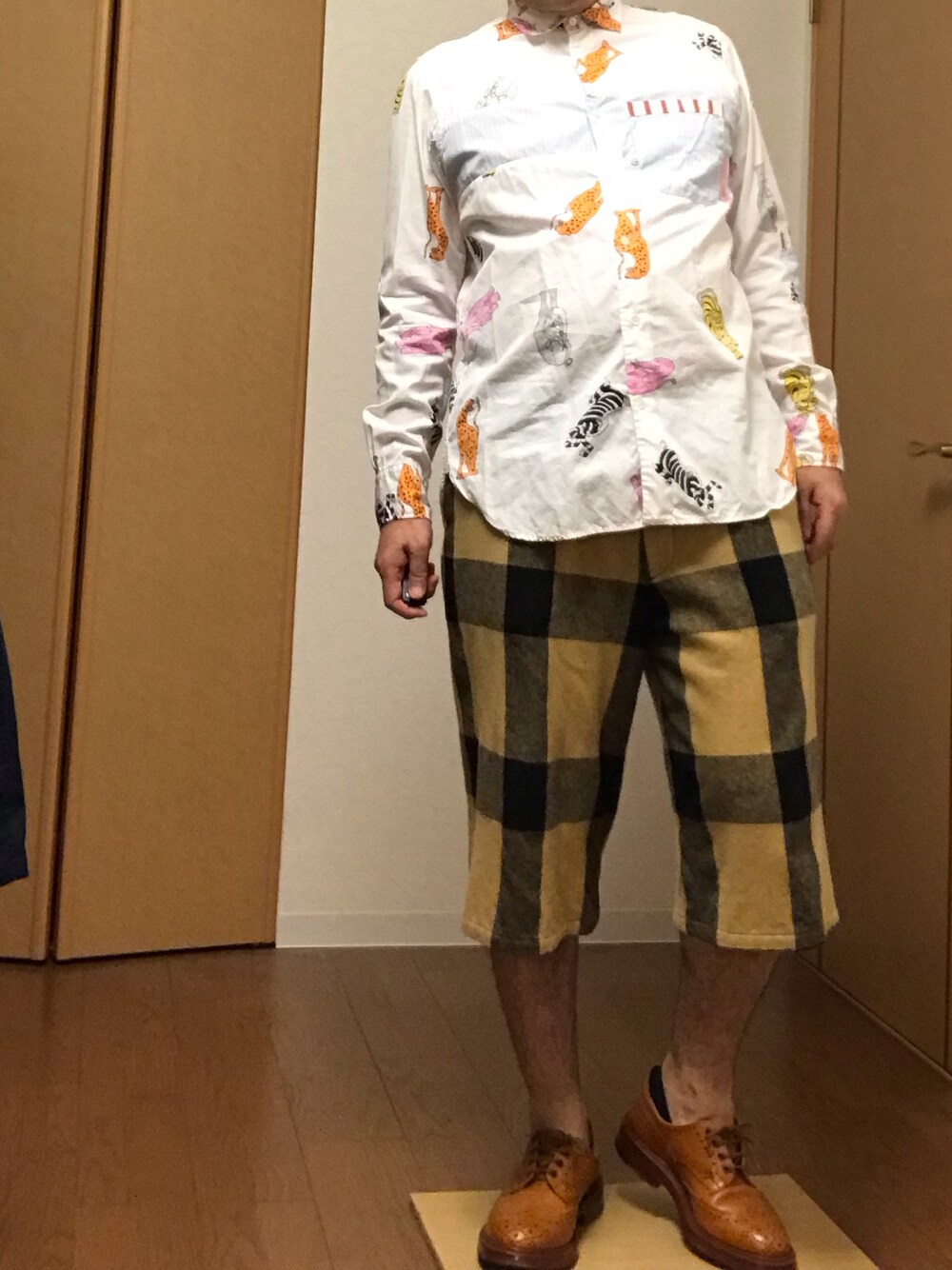 「BRUNABOINNEのアイテム（シャツ/ブラウス、ホワイト系）」を使った、ikutaroさん（メンズ・177cm）の秋コーディネートの1枚目の写真