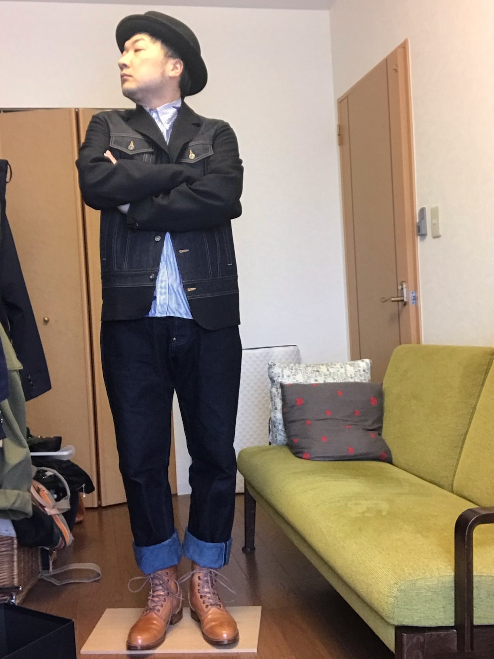 「JUNYA WATANABE MANのアイテム（テーラードジャケット、ブルー系）」を使った、ikutaroさん（メンズ・177cm）の春コーディネートの1枚目の写真