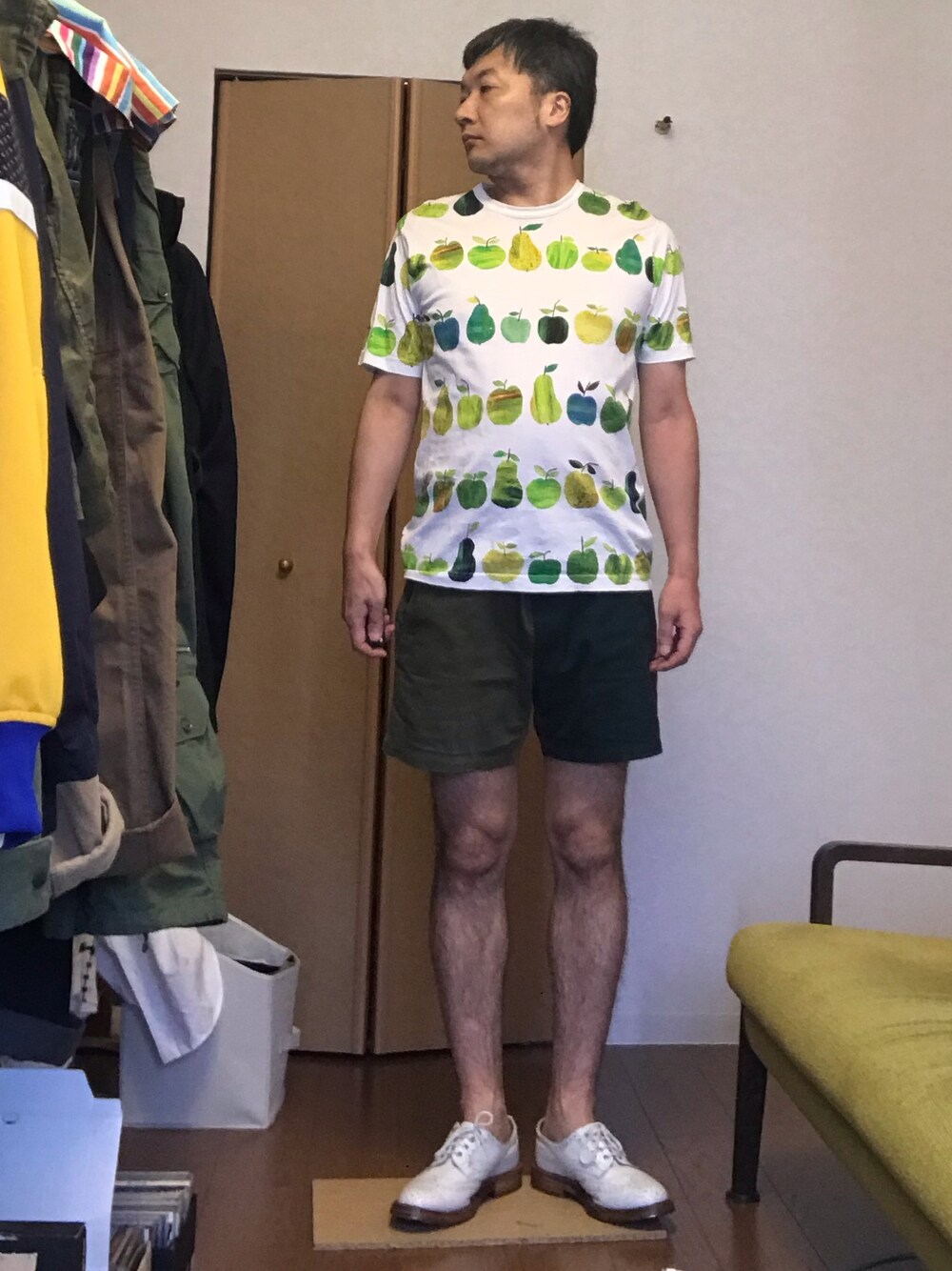 「JUNYA WATANABE MANのアイテム（Tシャツ/カットソー、ホワイト系）」を使った、ikutaroさん（メンズ・177cm）の夏コーディネートの1枚目の写真