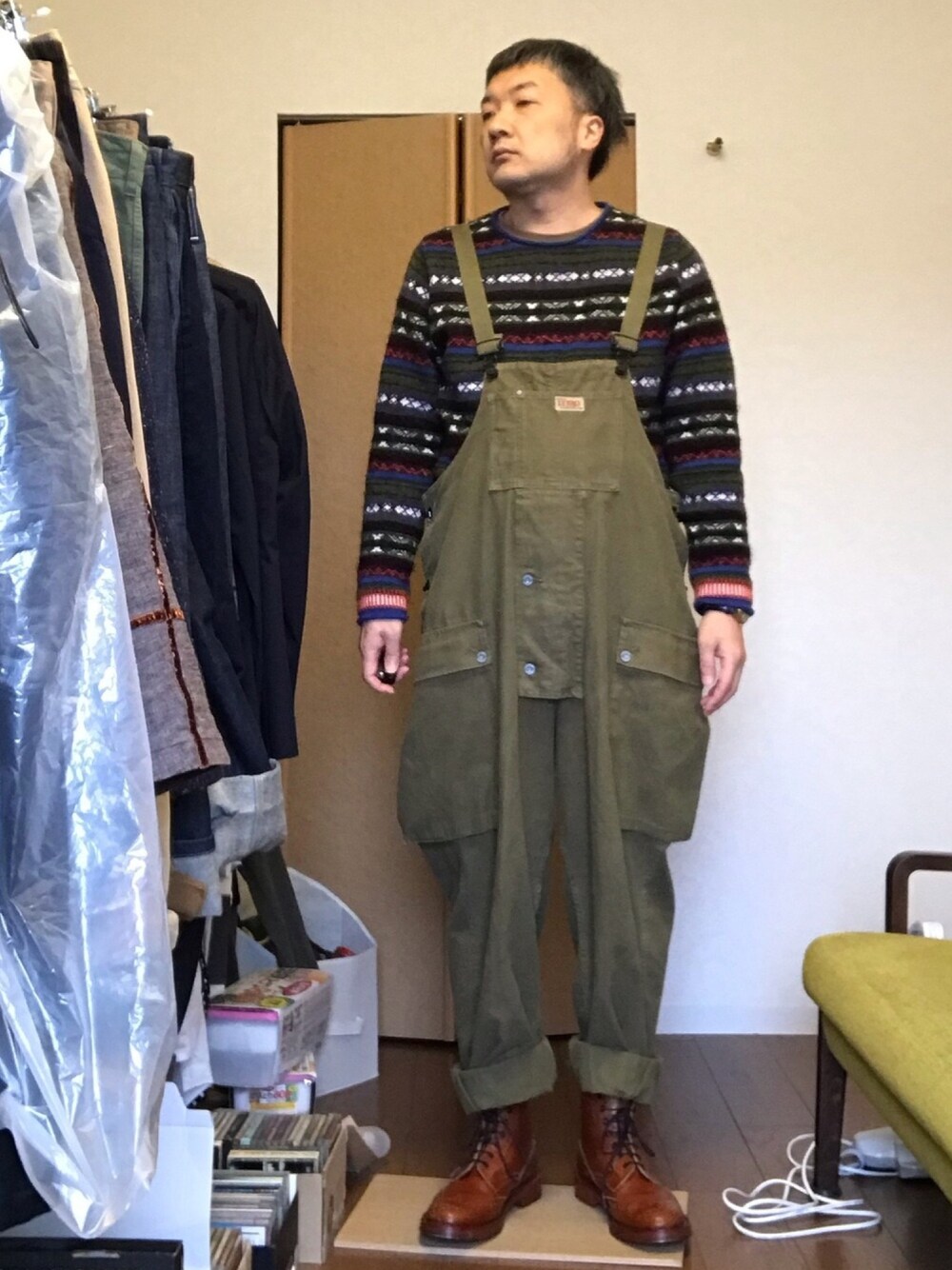 「TOMORROWLAND のアイテム（ニット/セーター、その他）」を使った、ikutaroさん（メンズ・177cm）の秋コーディネートの1枚目の写真