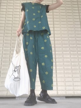 「chambre de charme（シャンブルドゥシャーム）のアイテム（パンツ）」を使った、miccco.さん（レディース・157cm）の夏コーディネート