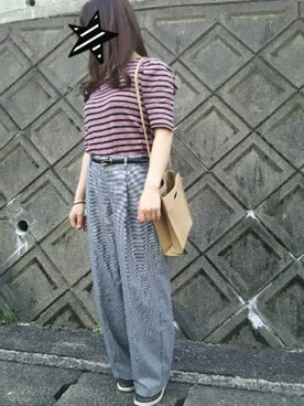 「GU（ジーユー）のパワーショルダートップス（Tシャツ/カットソー、ピンク系）」を使った、みみみさん（レディース・154cm）の秋コーディネート