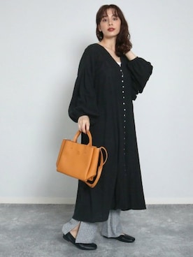 「Factor=（ファクターイコール）のアイテム（パンツ）」を使った、Factor= modelさん（レディース・160cm）の春コーディネート