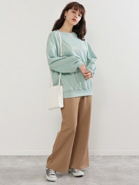「Factor=（ファクターイコール）のアイテム（パンツ）」を使った、Factor= modelさん（レディース・160cm）の冬コーディネート
