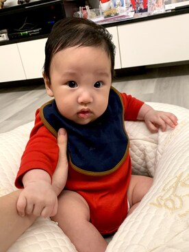 「アイテム（ロンパース、レッド系）」を使った、CYCさん（キッズ・70cm）の秋コーディネート