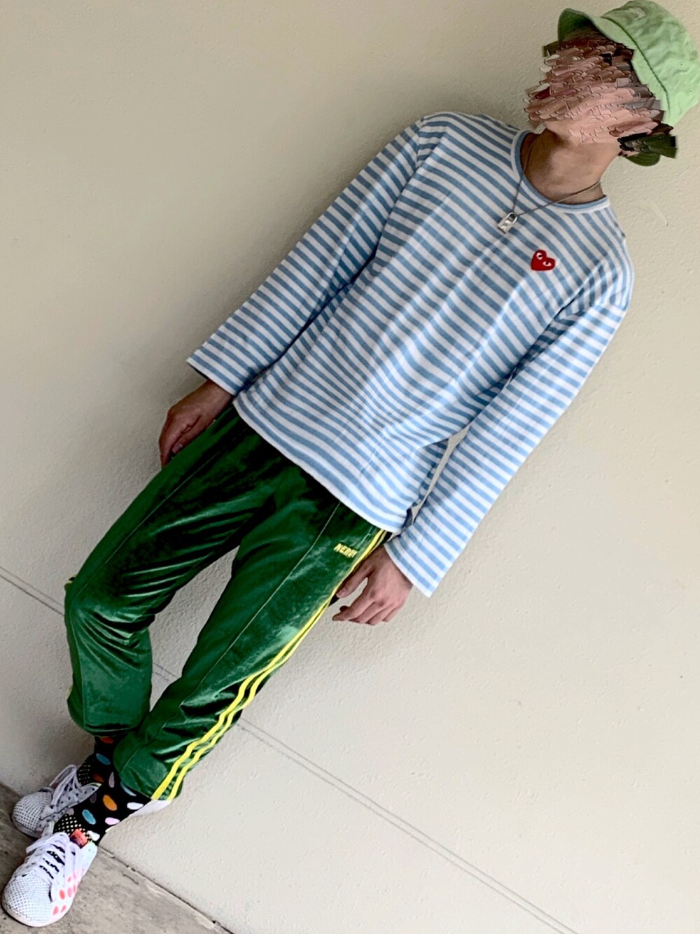 「奇抜、summer、ootd、ボーダー、フォローミー、ストリート系、バケットハット、nerdy、stussy、adidas originals」｜「COMME des GARCONSのアイテム（トップス、ブルー系）」を使った、pyonguさん（メンズ・181cm）の夏コーディネートの1枚目の写真