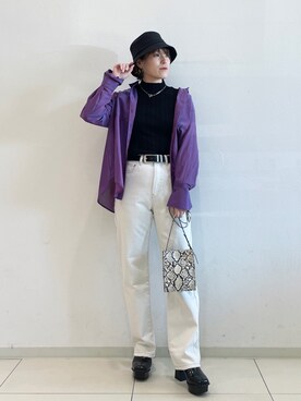 ショルダーバッグを使った 紫シャツ の人気ファッションコーディネート Wear