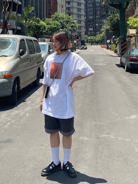 「oversize」｜「アイテム（PC・スマホグッズ/家電）」を使った、Emily さん（レディース・162cm）の春コーディネート