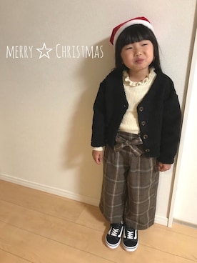 「CIAOPANIC TYPY（チャオパニックティピー）の【ママとお揃い】ボアカーディガン（カーディガン/ボレロ、ブラック系）」を使った、Rin♡さん（キッズ・110cm）の冬コーディネート