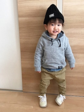 「petit main（プティマイン）のワンポイントベーシック裏毛パーカー（パーカー、グレー系）」を使った、Rin♡さん（キッズ・110cm）の冬コーディネート