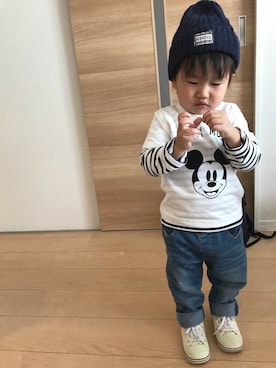 「b・ROOM（ビールーム）のDISNEYプリントTシャツ（Tシャツ/カットソー、ホワイト系）」を使った、Rin♡さん（キッズ・110cm）の冬コーディネート