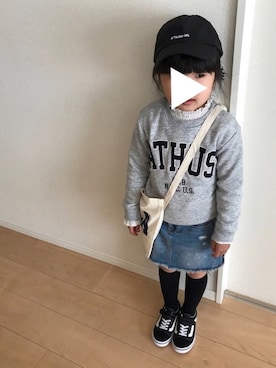 「GLOBAL WORK（グローバルワーク）の【キッズ】ロゴスウェットプルオーバー/777473（スウェット、グレー系）」を使った、Rin♡さん（キッズ・110cm）の冬コーディネート