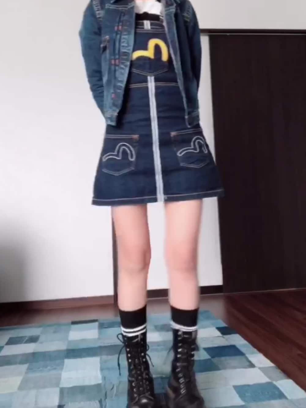 「サロペットスカート、アメカジ、アメカジ系、アメカジ女子部」｜「GUのアイテム（Tシャツ/カットソー、その他）」を使った、AyamiyakEさん（レディース・158cm）の春コーディネートの1枚目の写真