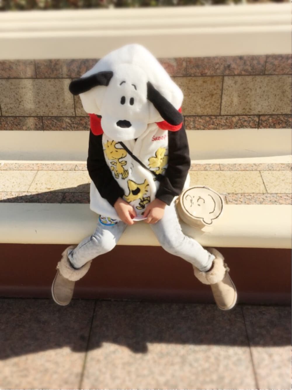 「キッズファッション、スヌーピー、チャーリー・ブラウン、ジェラピケ、USJ、おんなのこ」｜「gelato piqueのアイテム（ポーチ、ベージュ系）」を使った、歌助さん（キッズ・100cm）の冬コーディネートの1枚目の写真