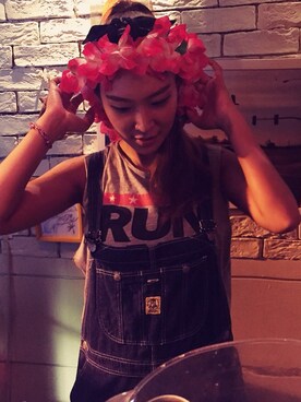 「Wrangler（ラングラー）のアイテム（つなぎ/オールインワン）」を使った、BIZMさん（レディース・168cm）の冬コーディネート