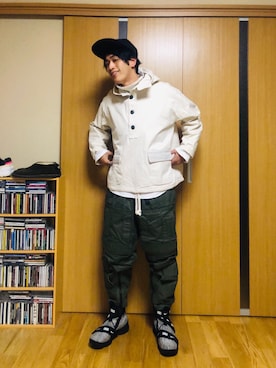 「KITH（キス）のアイテム（スニーカー）」を使った、taka(相互フォロー)さん（メンズ・170cm）の冬コーディネート