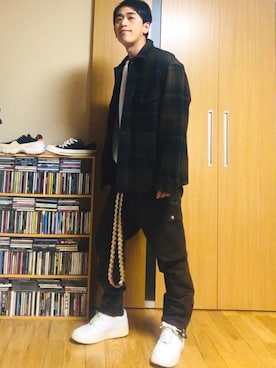 「エアフォース1」｜「アイテム（グレー系）」を使った、taka(相互フォロー)さん（メンズ・170cm）の冬コーディネート