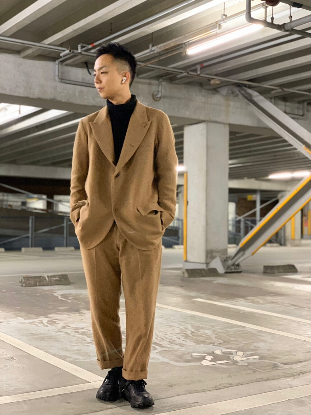 「シンプルコーデ、SEEALL、オーバーサイズ、おしゃれさんと繋がりたい、ゆるコーデ、スニーカー、秋冬コーデ、ootd」｜「Johnbull Private laboのアイテム（その他、ブラック系）」を使った、kunihiroさん（メンズ・168cm）の秋コーディネートの1枚目の写真
