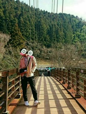 「STUDIOUS（ステュディオス）のアイテム（パーカー）」を使った、けんとさん（メンズ・179cm）の春コーディネート