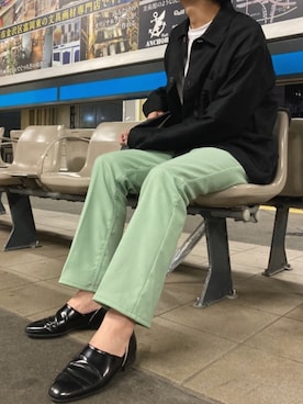 「Wrangler（ラングラー）のWrangler LADIES WRANCHER DRESS パンツ（その他、グリーン系）」を使った、karagさん（メンズ・169cm）の春コーディネート