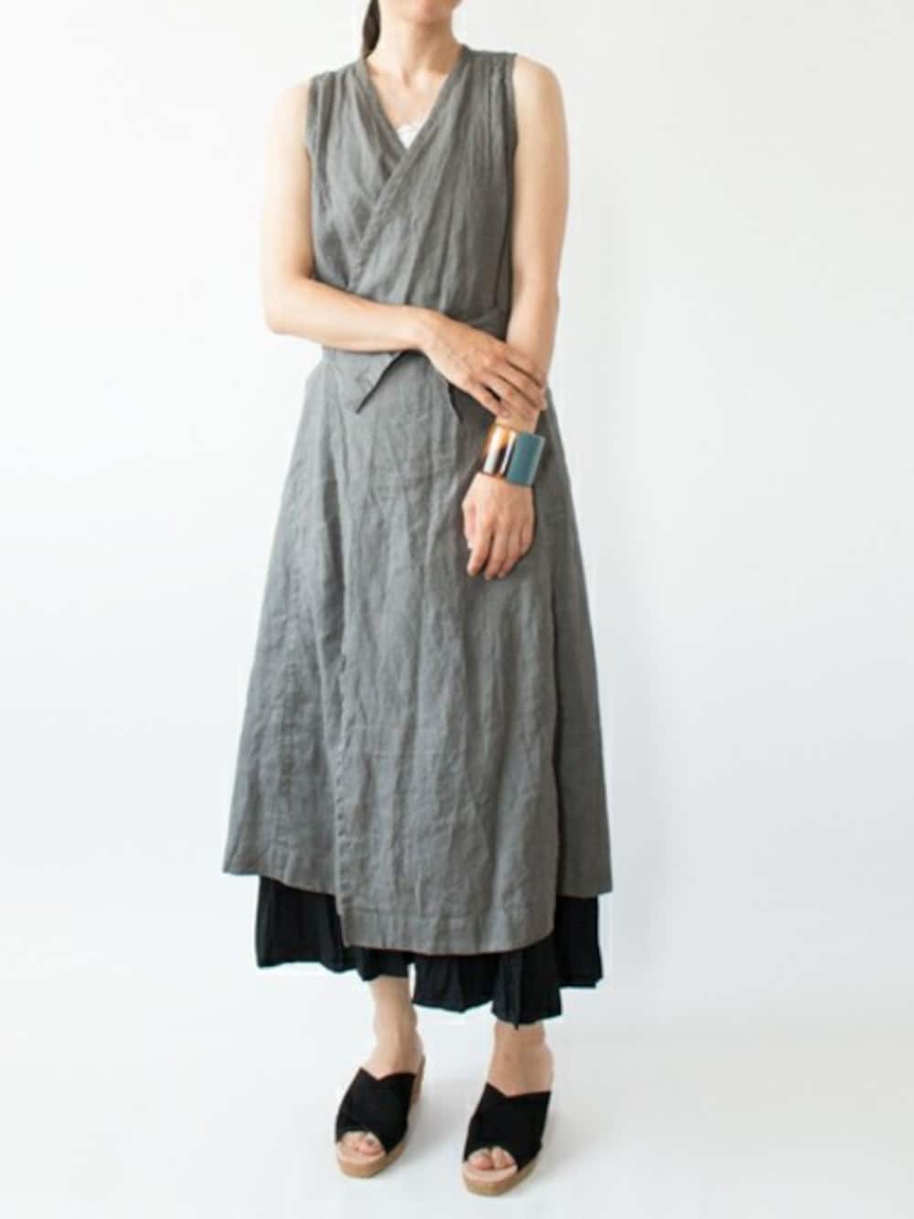 fog linen work（フォグリネンワーク）の「リネンサロンドレス 