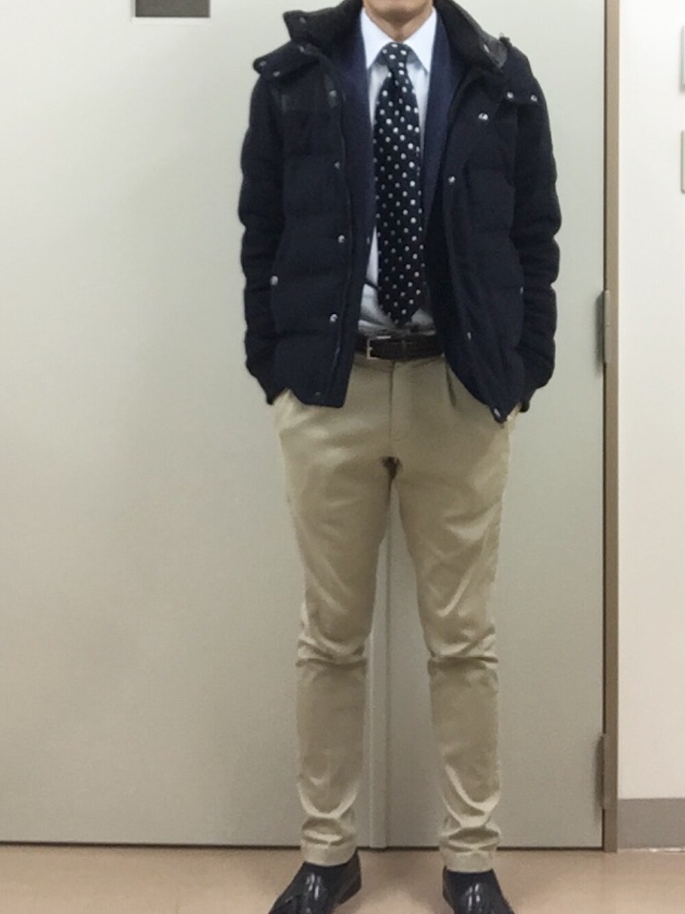 「出勤」｜「UNIQLOのアイテム（ダウンジャケット/コート、ブラック系）」を使った、RTさん（メンズ・177cm）の秋コーディネートの1枚目の写真