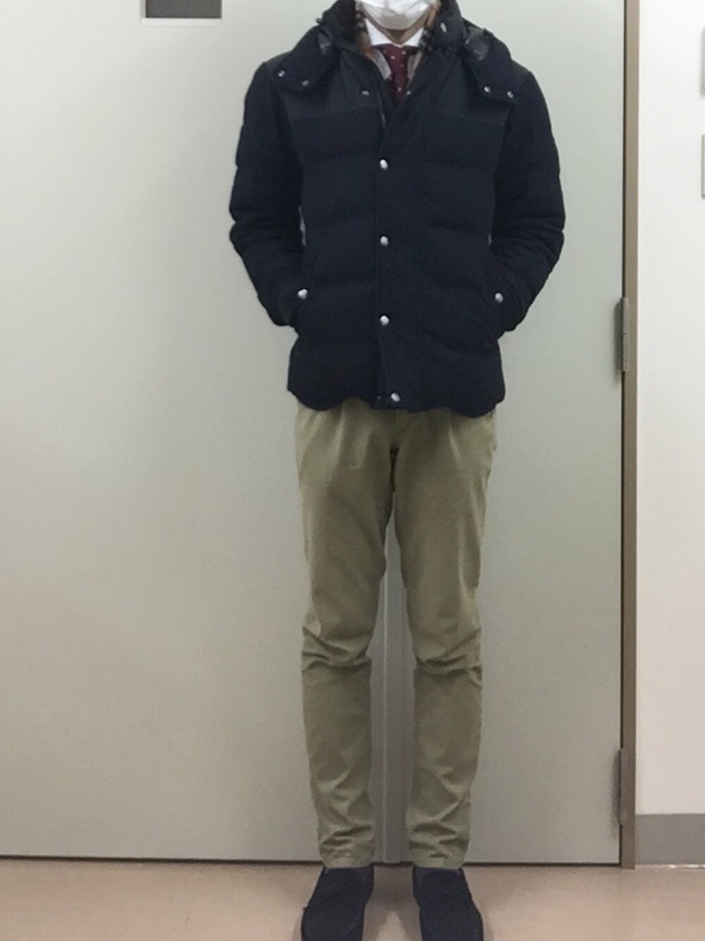 「出勤」｜「UNIQLOのアイテム（ダウンジャケット/コート、ブラック系）」を使った、RTさん（メンズ・177cm）の冬コーディネートの1枚目の写真