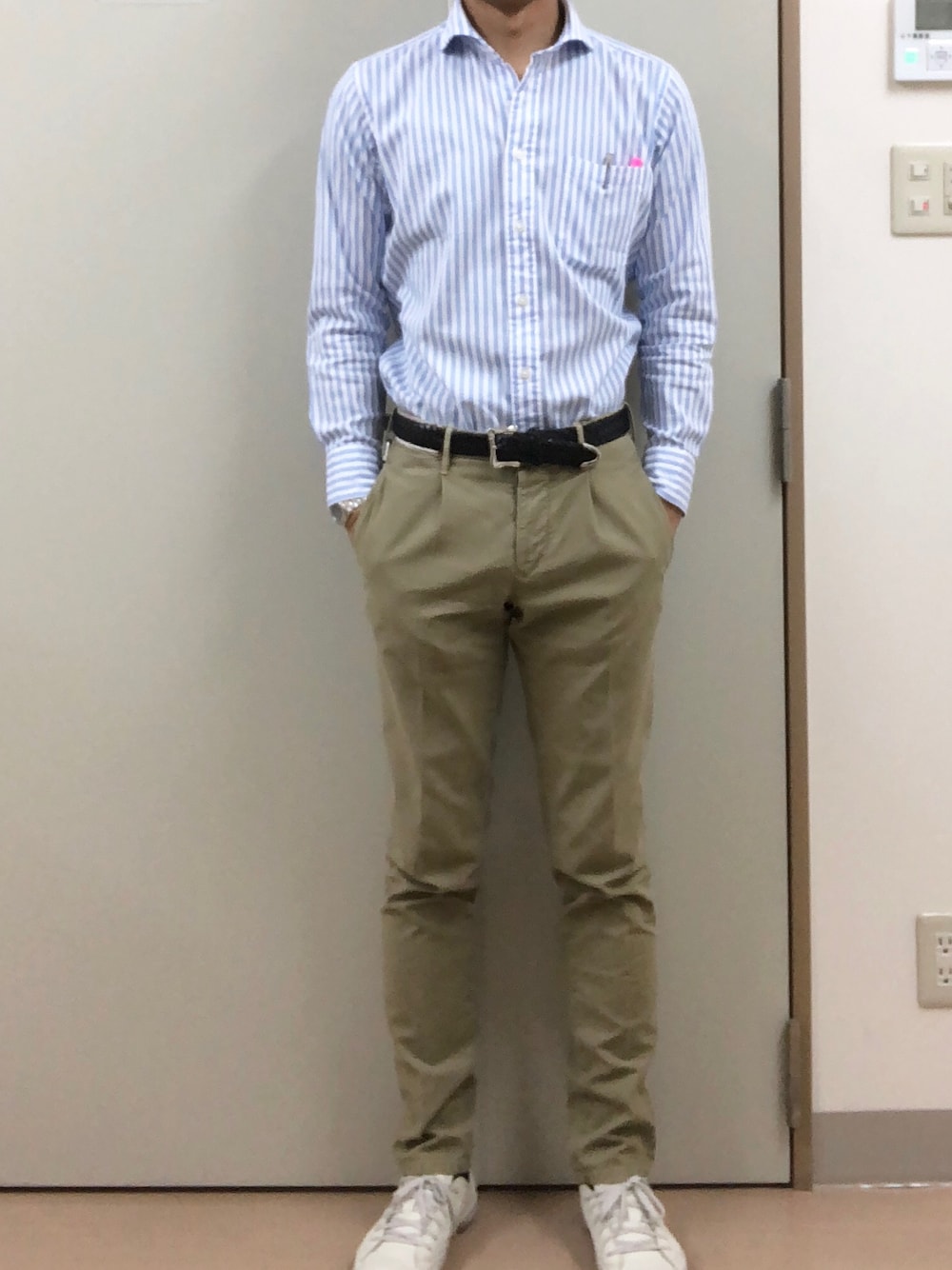「出勤」｜「THE SUIT COMPANYのアイテム（シャツ/ブラウス、ブルー系）」を使った、RTさん（メンズ・177cm）の夏コーディネートの1枚目の写真