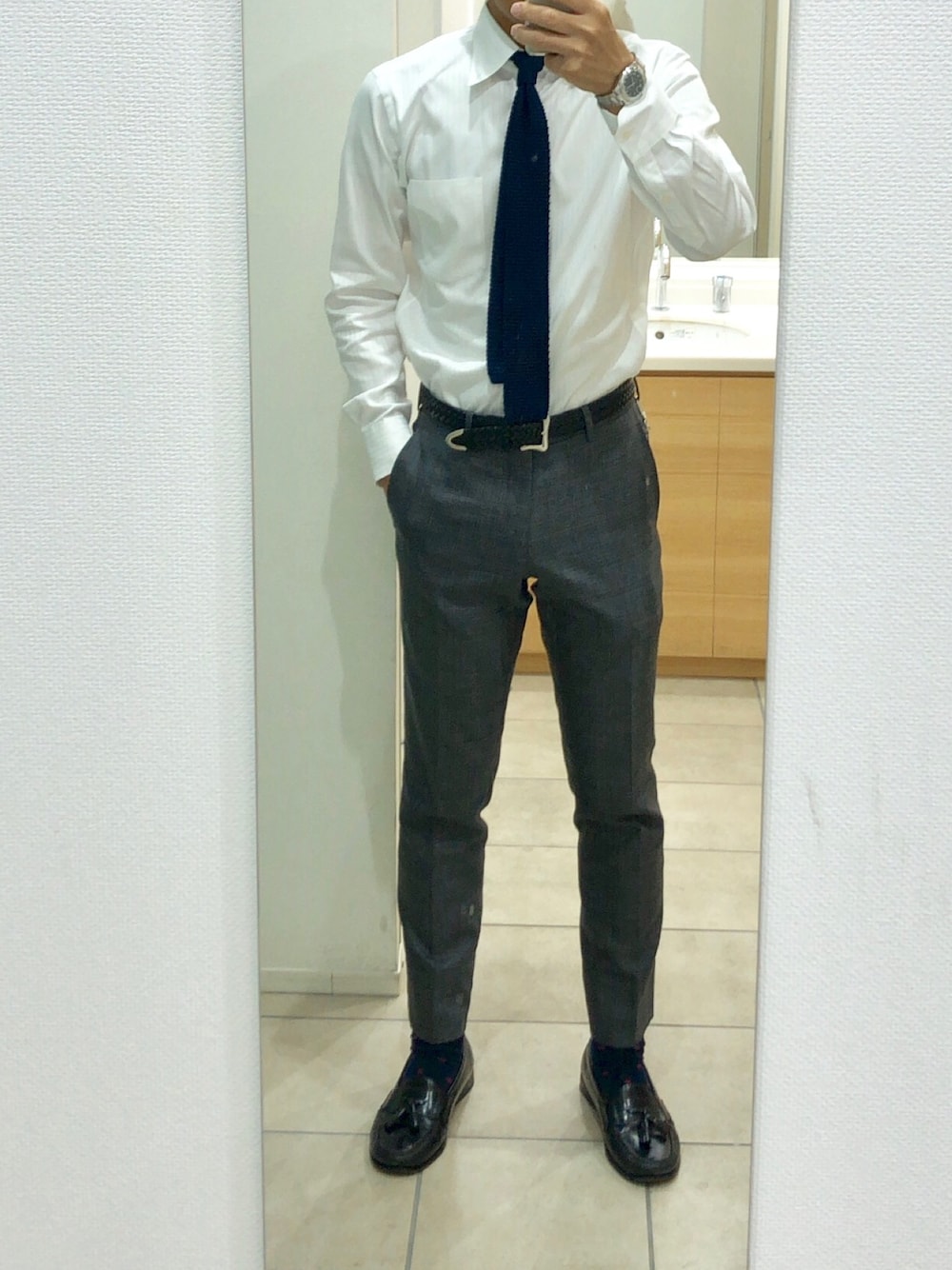 「出勤」｜「THE SUIT COMPANYのアイテム（ネクタイ、ブラック系）」を使った、RTさん（メンズ・178cm）の夏コーディネートの1枚目の写真