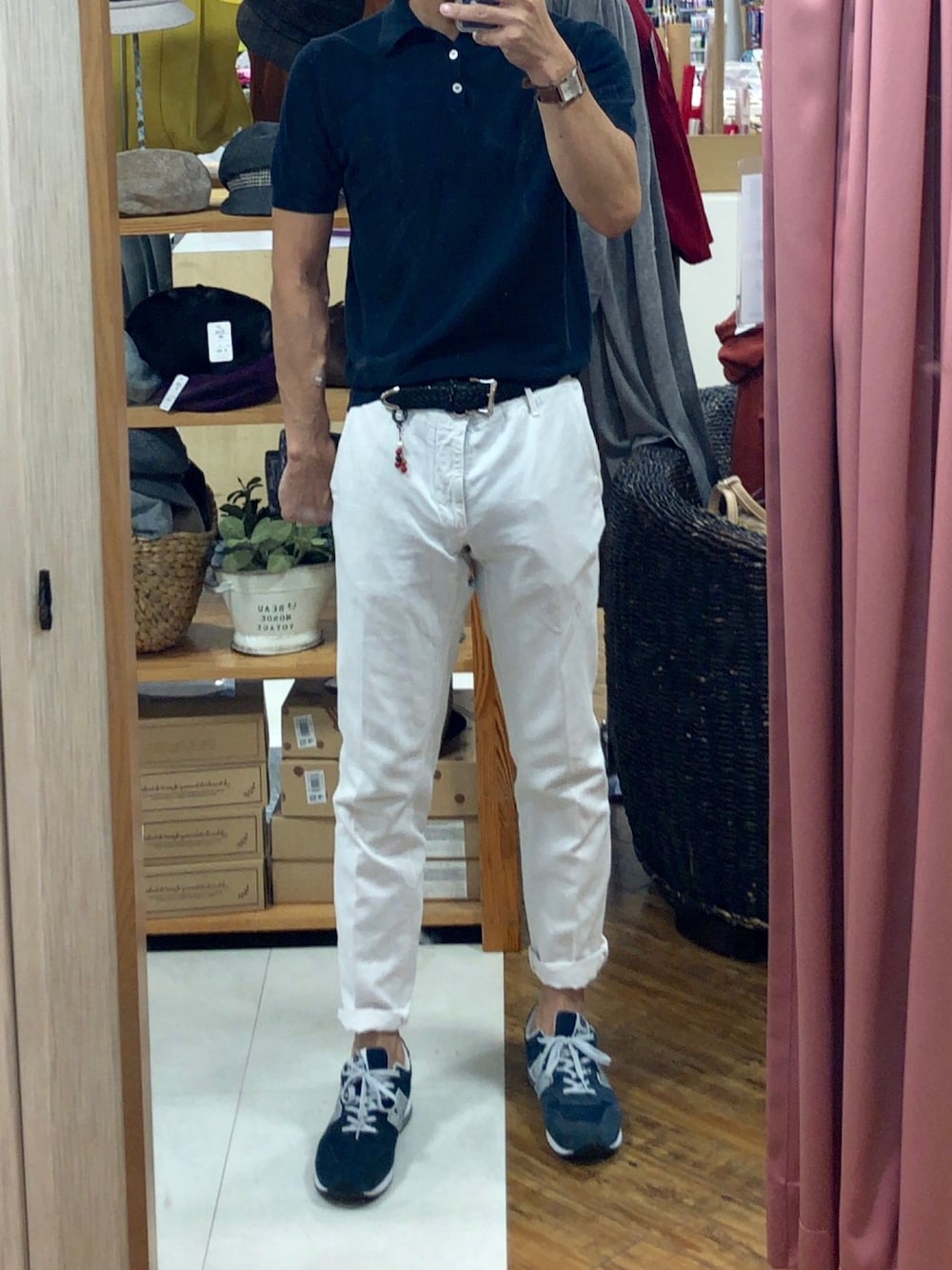「休日」｜「HERMESのアイテム（置時計、ブラウン系）」を使った、RTさん（メンズ・177cm）の秋コーディネートの1枚目の写真