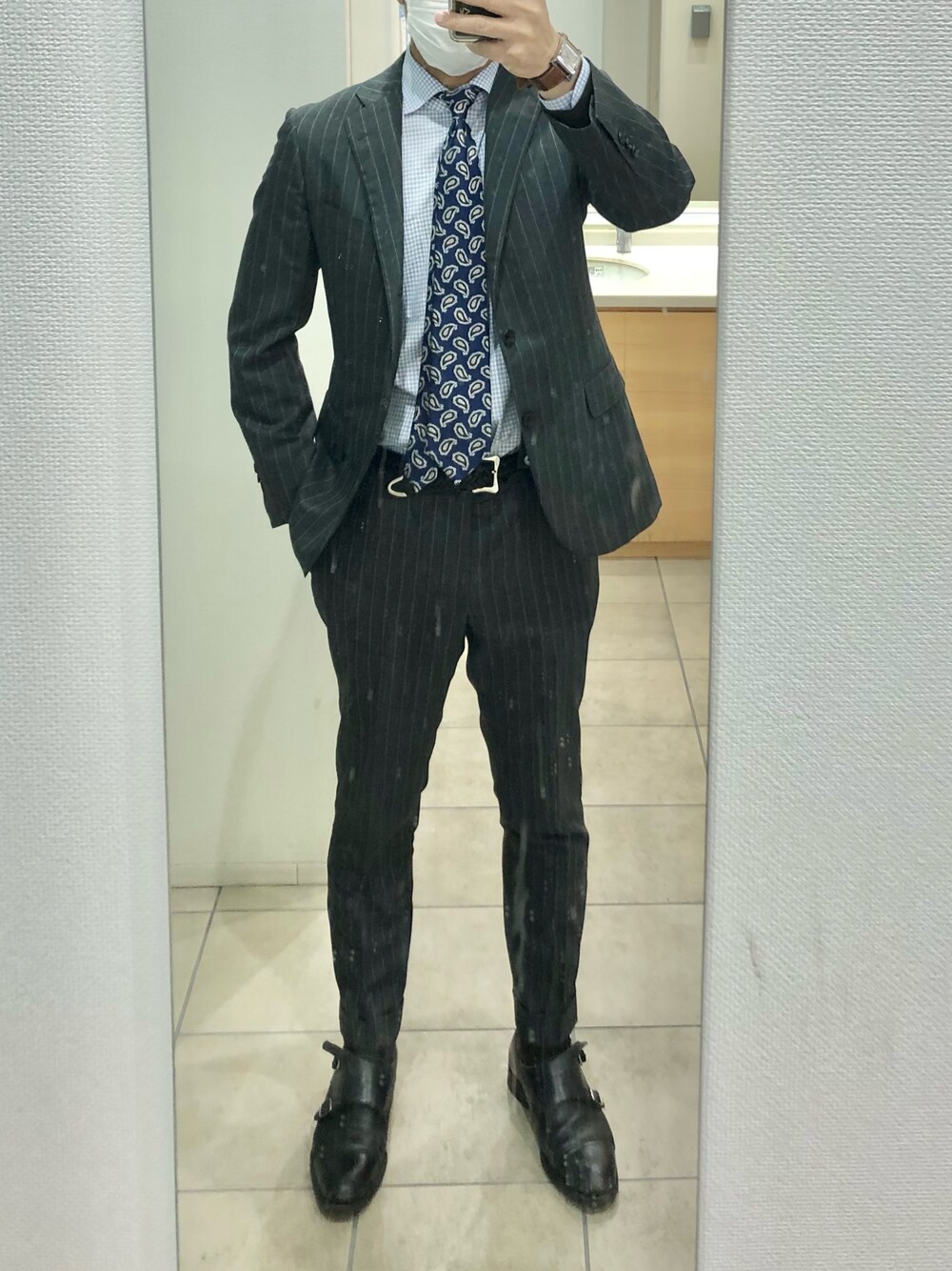 「出勤」｜「FRANCO BASSIのアイテム（ネクタイ、ブルー系）」を使った、RTさん（メンズ・177cm）の春コーディネートの1枚目の写真
