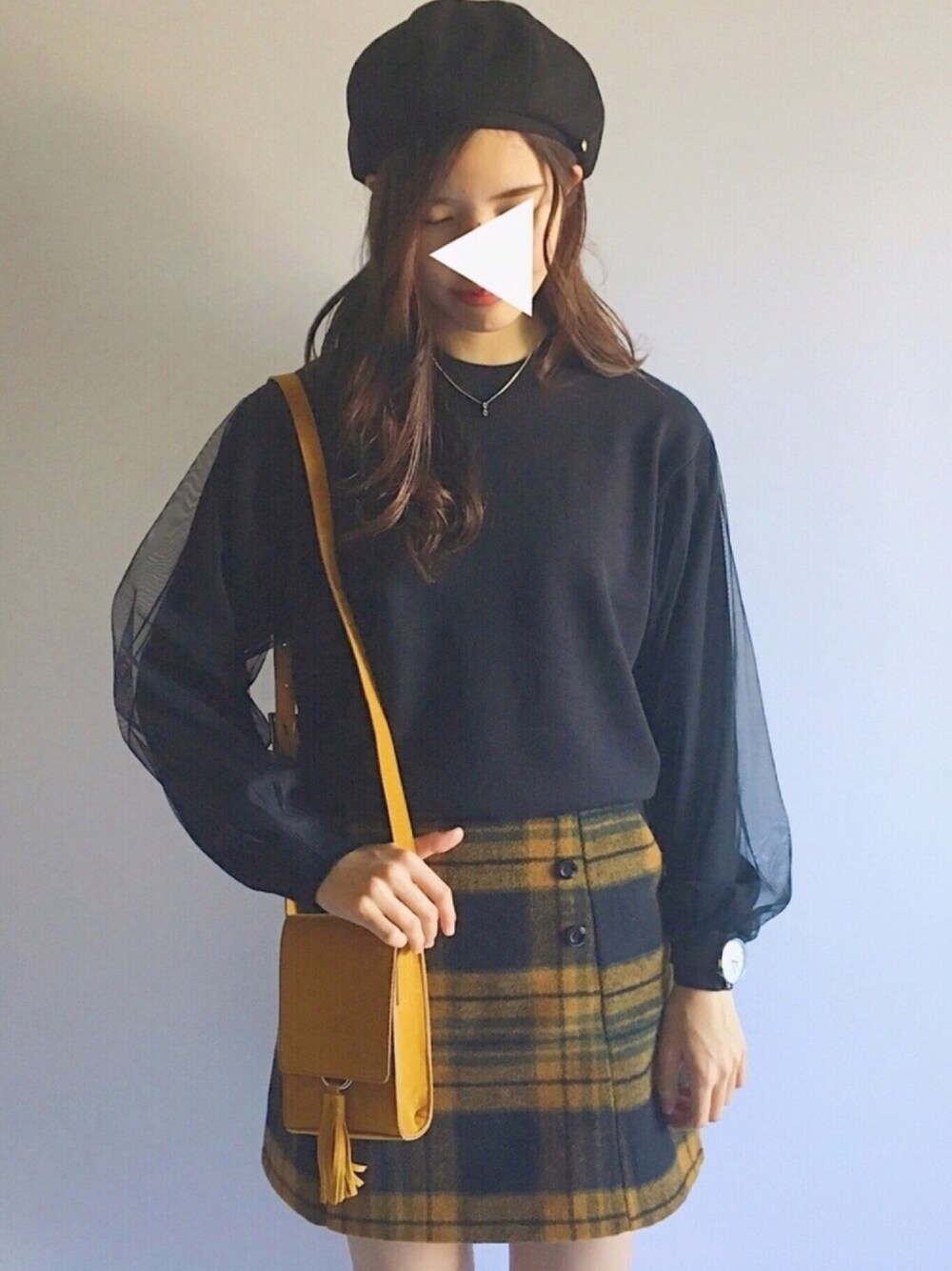 「チュールトップス、SENSE OF PLACE by URBAN RESEAR、Klon、dholic、SENSEOFPLACE、チェックスカート、チュールスリーブ、イエロー、チュール袖、PR」｜「SENSE OF PLACE by URBAN RESEARCHのチュールスリーブセーター（ニット/セーター、ブラック系）」を使った、ずんさん（レディース・161cm）の冬コーディネートの1枚目の写真