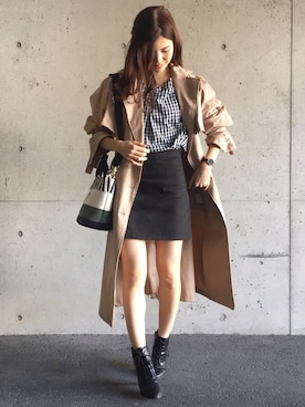 「ベージュ×ブラック」｜「アイテム（トレンチコート）」を使った、ずんさん（レディース・161cm）の春コーディネート