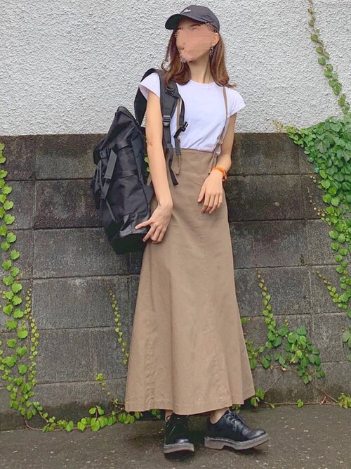 白Tシャツ 夏コーデ