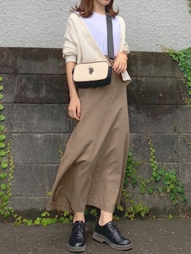 「オフホワイト」｜「アイテム（アナログ腕時計）」を使った、ずんさん（レディース・160cm）の夏コーディネート