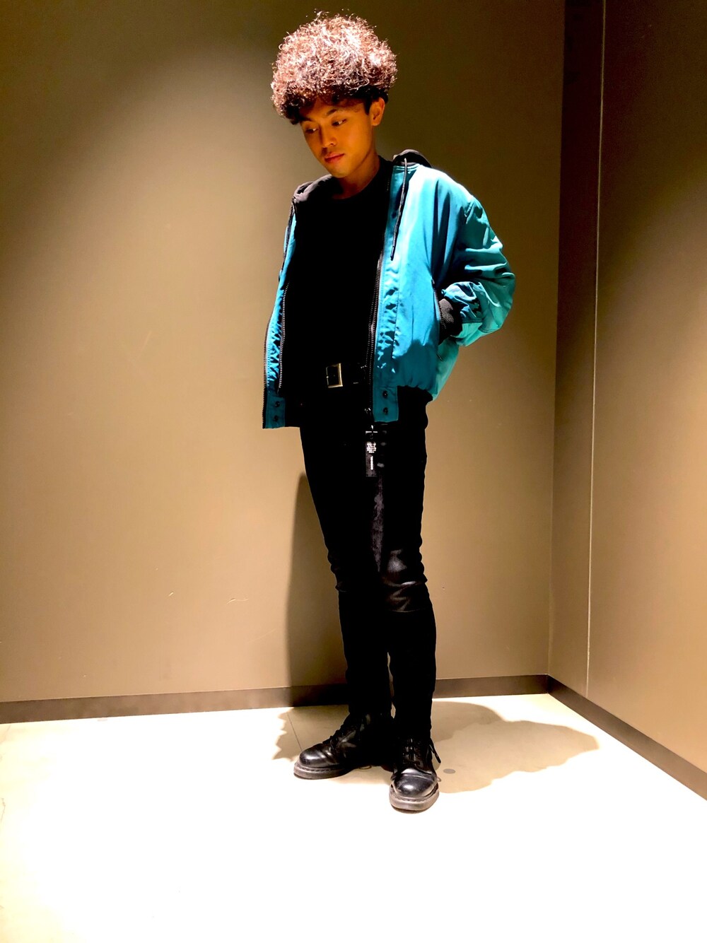 「Diesel、DIESELららぽーと富士見、diesel black gold、シンプル、グリーン、アフロ、黒コーデ」｜「DIESELのアイテム（ナイロンジャケット、グリーン系）」を使った、　Ryujiさん（メンズ・168cm）の冬コーディネートの1枚目の写真