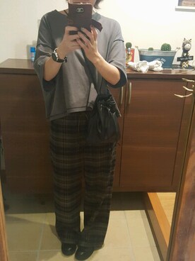 「PRADA（プラダ）のアイテム（その他シューズ）」を使った、Tomさん（レディース・163cm）の秋コーディネート