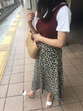 Hikari Kashiwabaraさんの「ハナクルミボタンＡラインスカート　828989」を使ったコーディネート