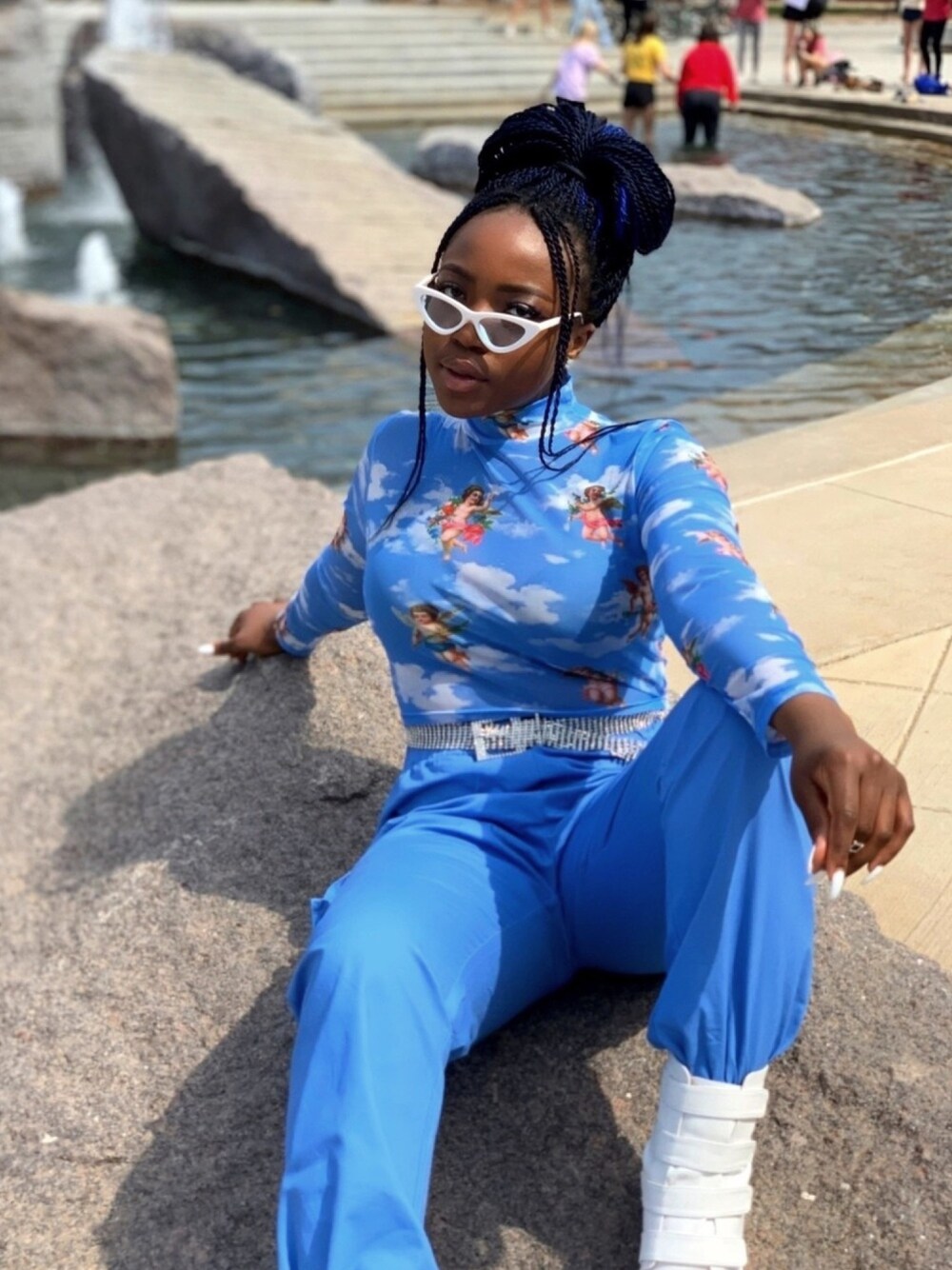 「Romwe、Shades、blue、Angels、prettylittlething、streetstyle、Diamond 、highwaist、CARGO PANT、streetfashion」｜「Romweのアイテム（その他トップス、ブルー系）」を使った、✨ princessunyoh ✨さん（レディース・168cm）の春コーディネートの1枚目の写真