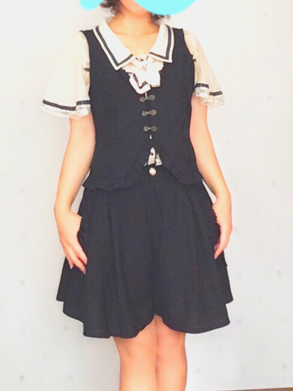 「モノトーン、クラシカル、axes femme、シンプル、白黒、初投稿、フォロー返します」｜「axes femmeのアイテム（シャツ/ブラウス、ホワイト系）」を使った、Megさん（レディース・152cm）の夏コーディネートの1枚目の写真