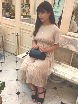 「MAJESTIC LEGON（マジェスティックレゴン）のアイテム（ワンピース、ベージュ系）」を使った、ましゅまろさん（レディース・156cm）の秋コーディネート