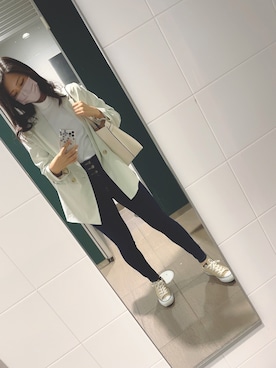 「アイテム（PC・スマホグッズ/家電、ホワイト系）」を使った、miiさん（レディース・170cm）の春コーディネート