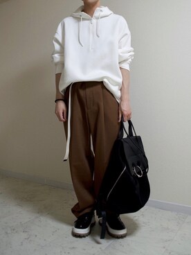 「JW Anderson（ジェイダブリューアンダーソン）のアイテム（バッグ）」を使った、橋本さん（メンズ・174cm）の春コーディネート