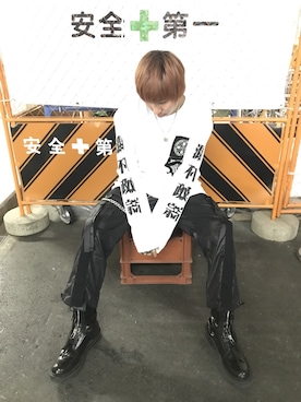 「PARADOX（パラドックス）のアイテム（パンツ）」を使った、H>FRACTAL OSAKAさん（メンズ・175cm）の冬コーディネート