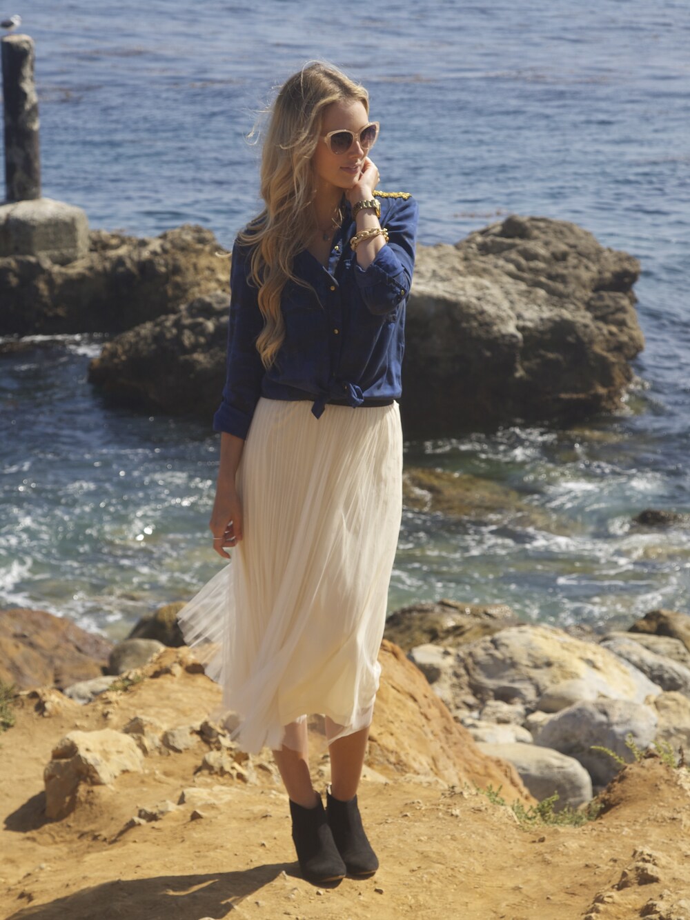 「Ankle、asos、booties、button down、camouflage、eyewear、Nordstrom、skirt、top、ZARA」｜Sheridan Gregoryさん（レディース）の夏コーディネートの1枚目の写真