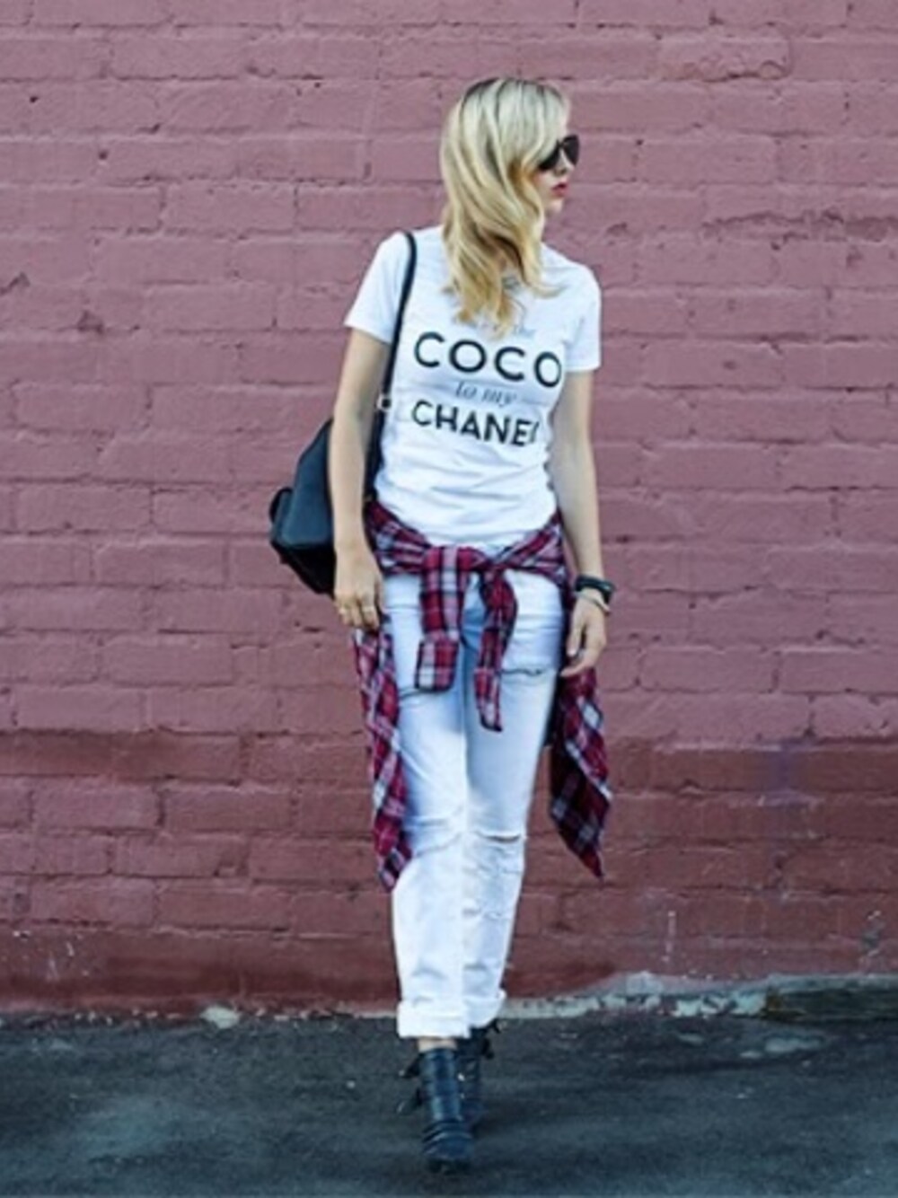 「backpack、booties、buckle、jeans、JEFFREY CAMPBELL、Sorial Handbags、Style Lately、top、Velvet Heart」｜Sheridan Gregoryさん（レディース）の夏コーディネートの1枚目の写真