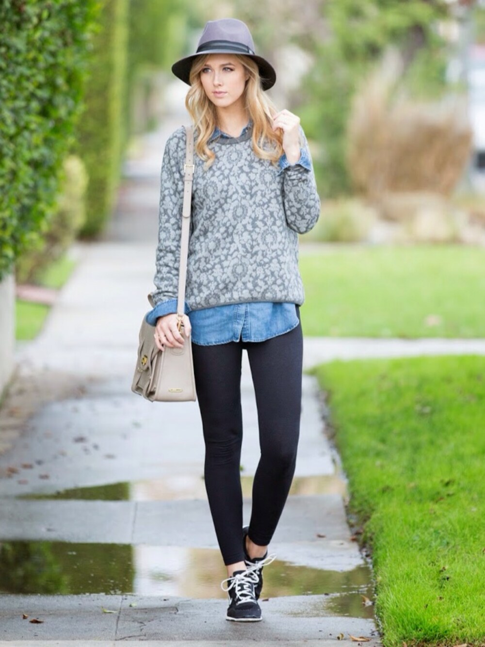 「button down、Jacquard、leggings、Lou & Grey、sweater、textured 、top」｜Sheridan Gregoryさん（レディース）の冬コーディネートの1枚目の写真