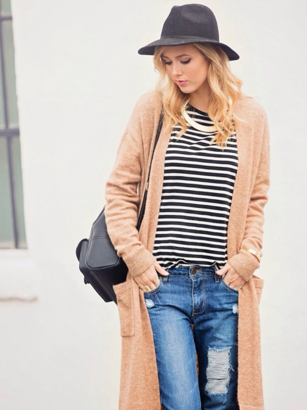 「asos、boyfriend、FOREVER 21、hat、jeans、loafers、sweater、TOPSHOP、T-SHIRT、ZARA」｜Sheridan Gregoryさん（レディース）の冬コーディネートの1枚目の写真