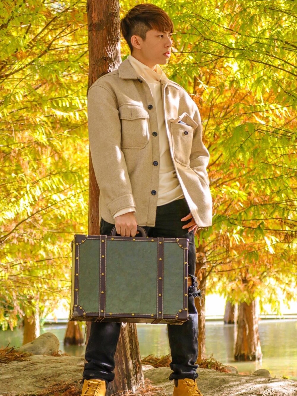 「ootd、秋、Timberland、穿搭、wiwt」｜「H&Mのアイテム（ダッフルコート、ベージュ系）」を使った、浩呆さん（メンズ・165cm）の冬コーディネートの1枚目の写真